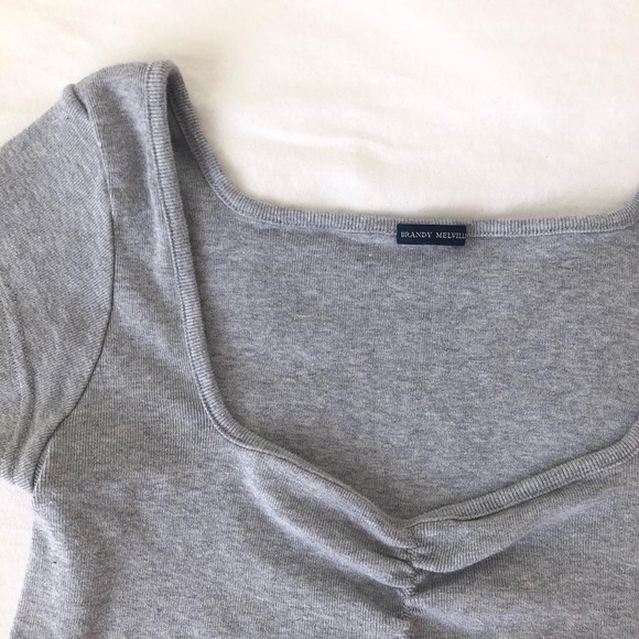 Brandy Melville ruched front cropped t shirt - Picture 2 of 3